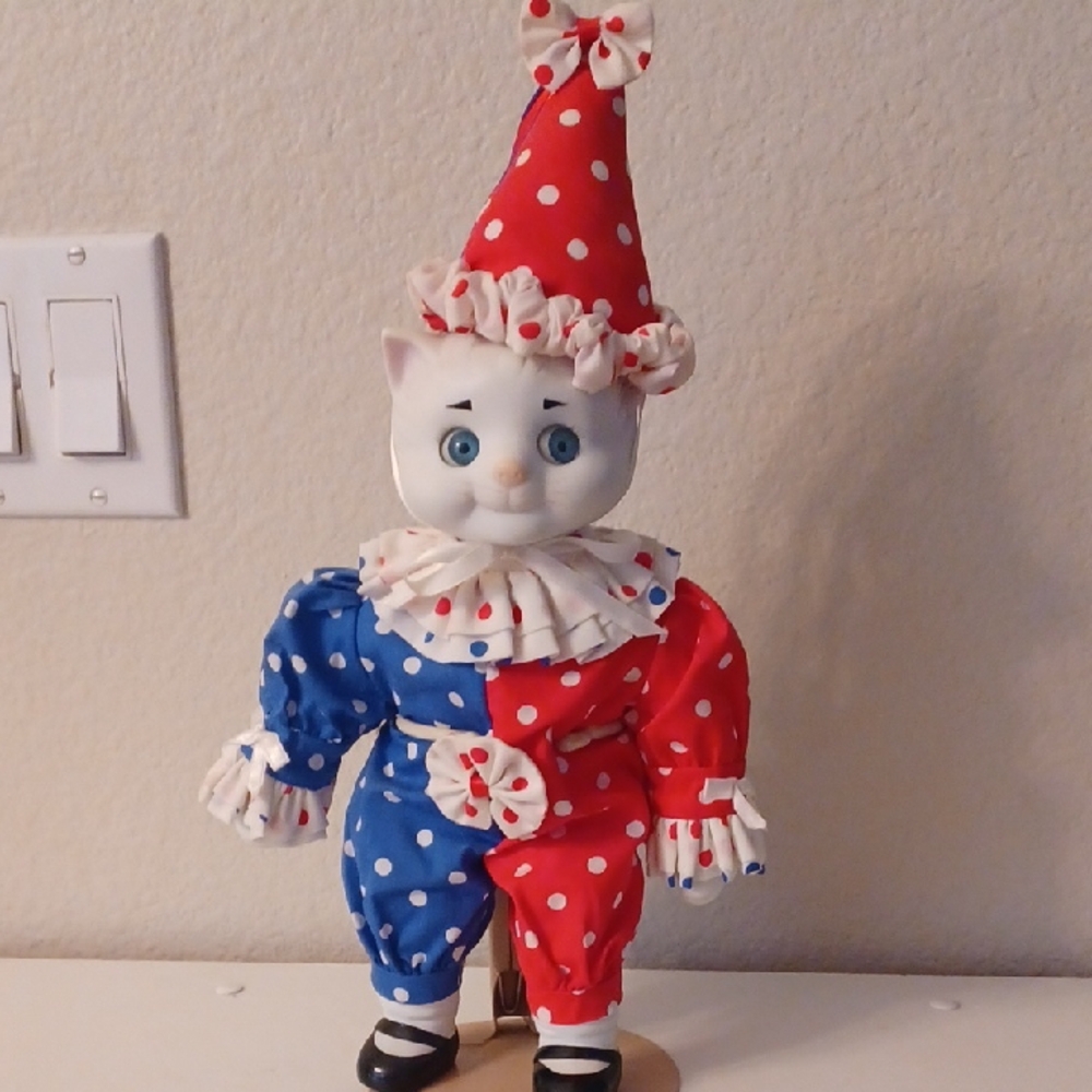 Dolly Dingle Dolls Bette Ball Clown Cat Figurine 1365 Of 1500